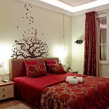 セレナータ ホステル