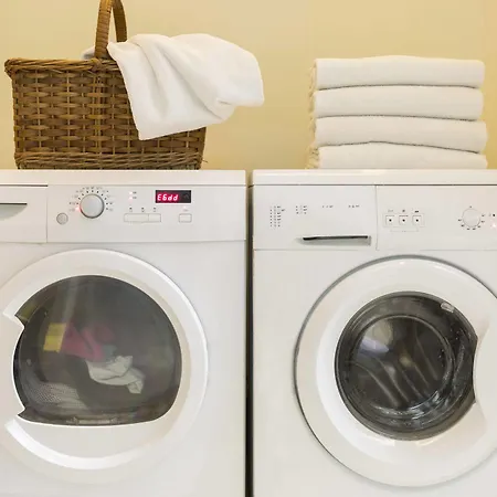 セレナータ ホステル *