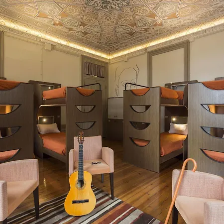 セレナータ ホステル ホステル