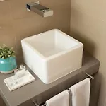 ホステル セレナータ ホステル *