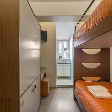 Serenata Hostel *